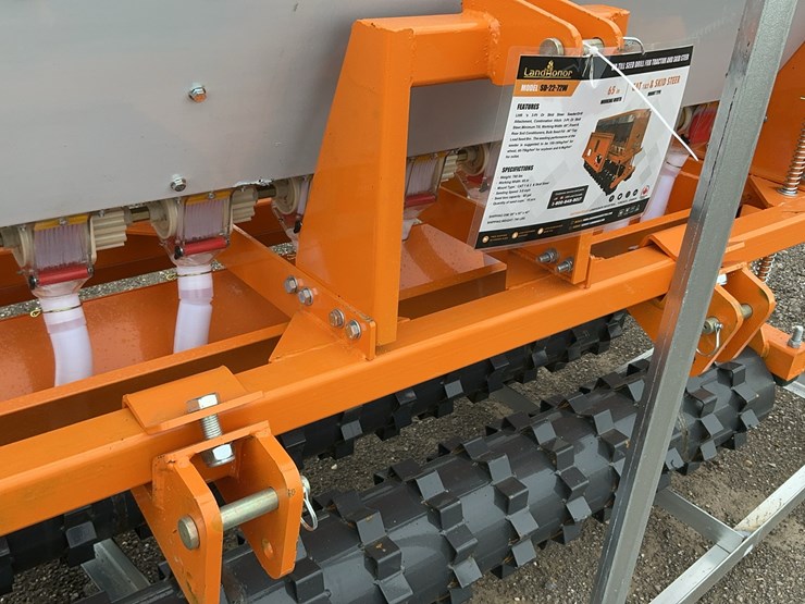 2025-caterpillar-12-image-15