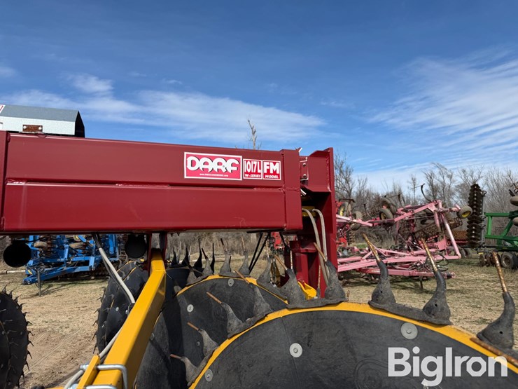 2023-darf-1017lfmwac-17-wheel-hay-rake-image-15