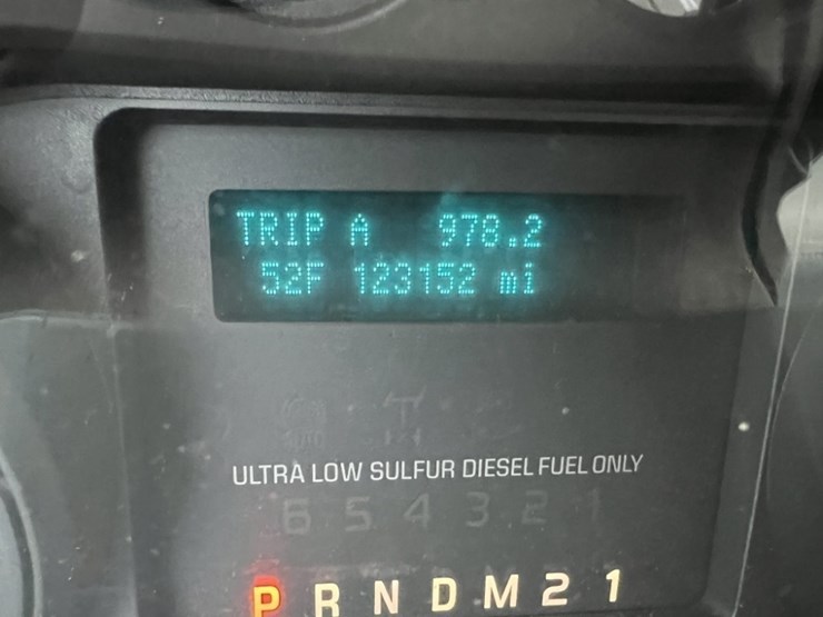 2011-ford-f550-image-34