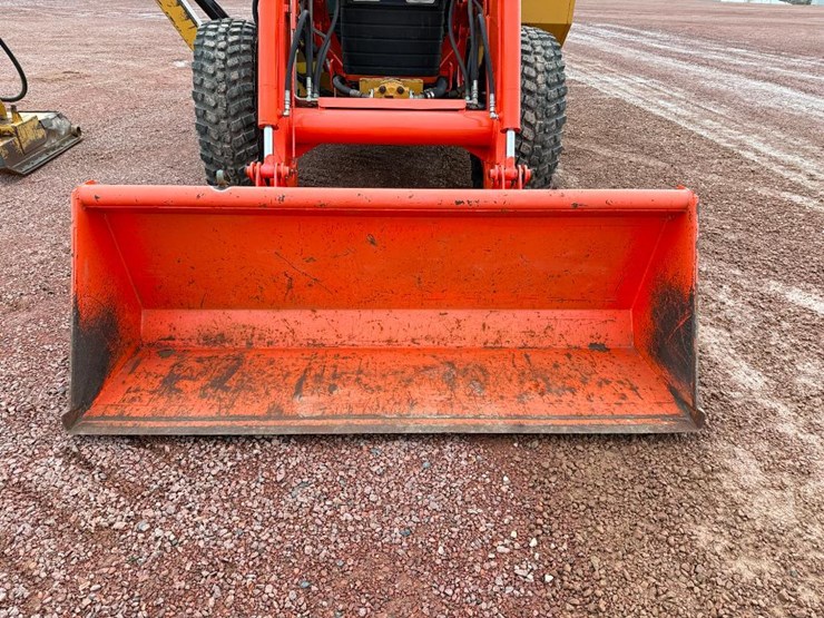 2005-kubota-la1301s-image-22
