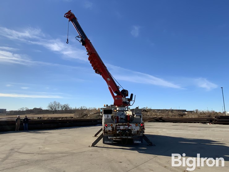 2012-freightliner-m2-106-image-6