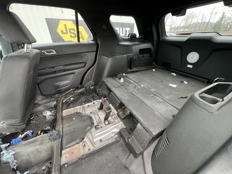 2018-ford-explorer-image-22