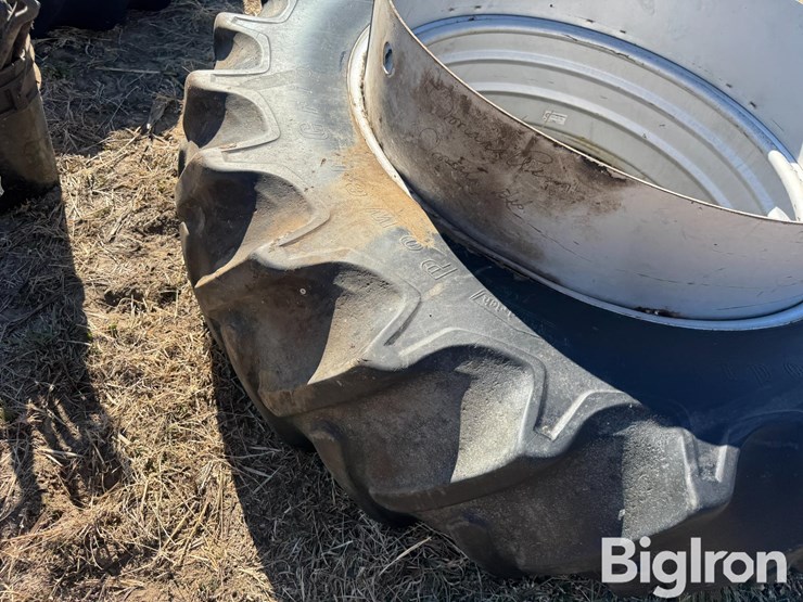 18.4-42-dual-rims-&-tires-image-10