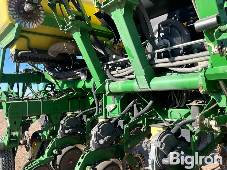 john-deere-1790-image-13