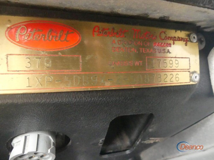 2005-peterbilt-379-image-23
