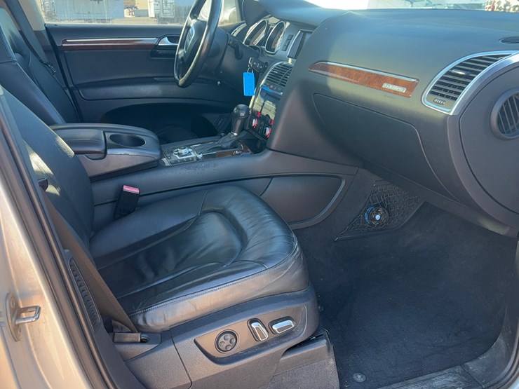 2011-audi-q7-image-7