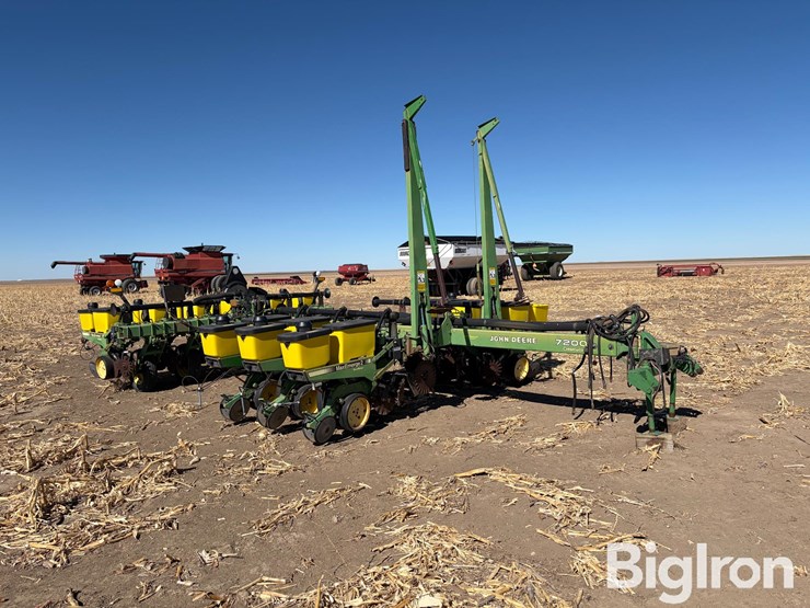 john-deere-7200-image-3
