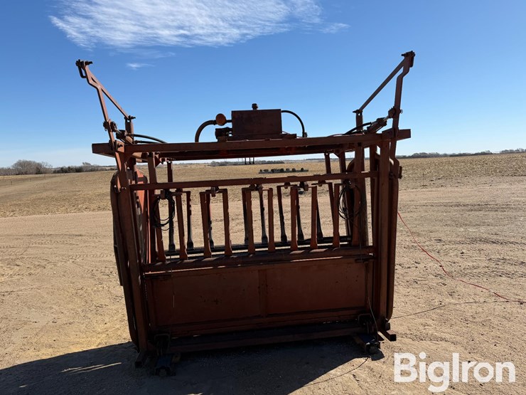 bowman-hydraulic-cattle-chute-image-4