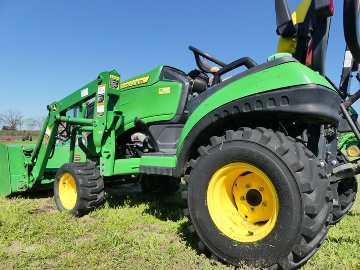 2014-john-deere-1025r-image-7