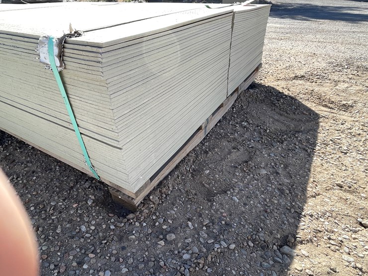 #4349-•-(appx.-90-pieces)-allura-vented-fiber-cement-24"-soffit-bundle-primed-with-cedar-grain-texture-image-11