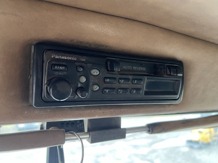 1996-peterbilt-378-image-36