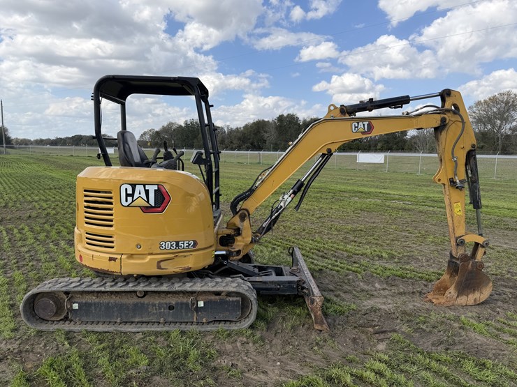2021-caterpillar-303-image-9