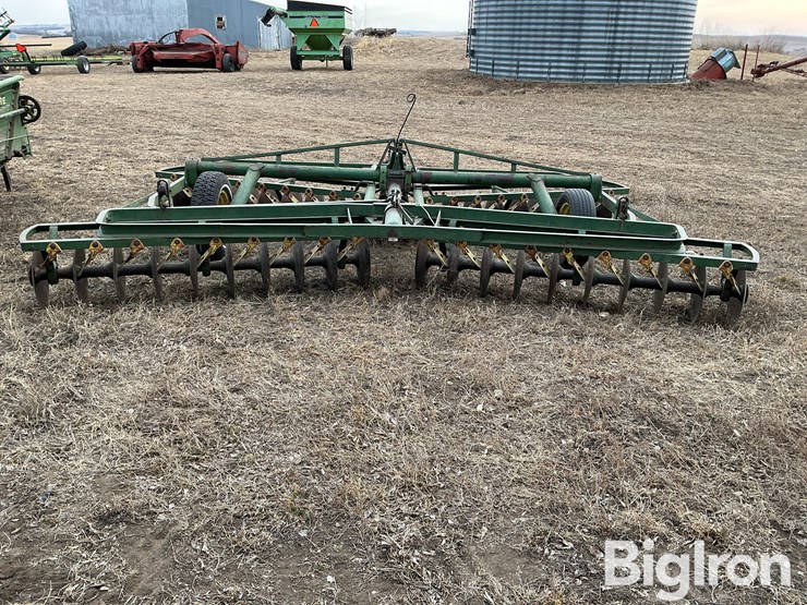 john-deere-bw-image-6