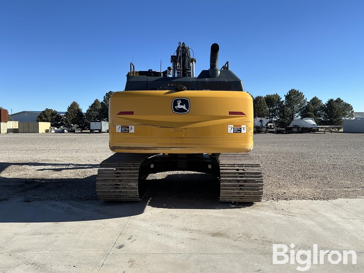 2021-john-deere-210-image-6