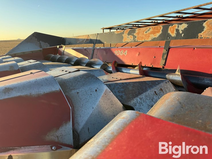case-ih-1064-image-17