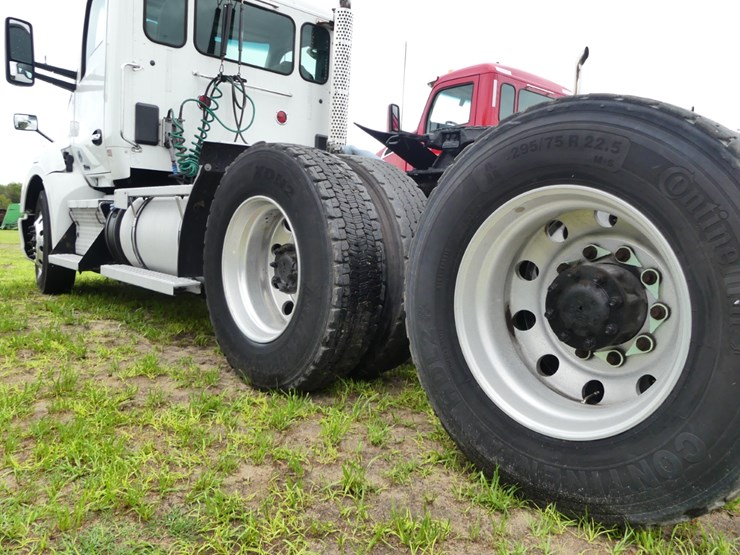 2015-kenworth-t680-image-7
