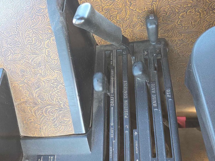 ih-5288-tractor-image-58