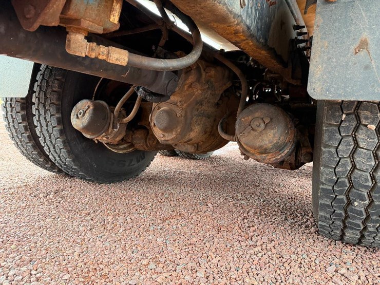 international-7600-image-37