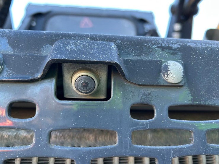 2020-deere-317g-image-17