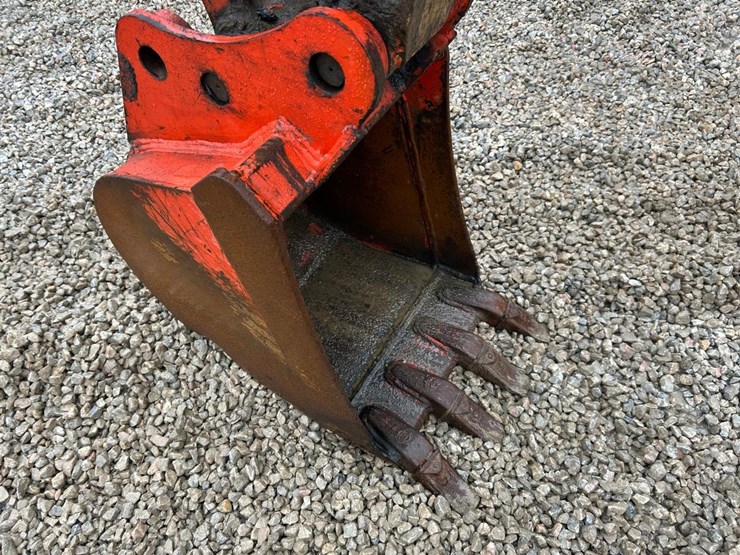 2016-kubota-kx040-4-image-8