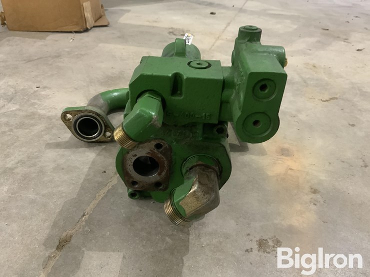john-deere-8320-image-4