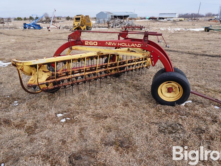 new-holland-260-image-3