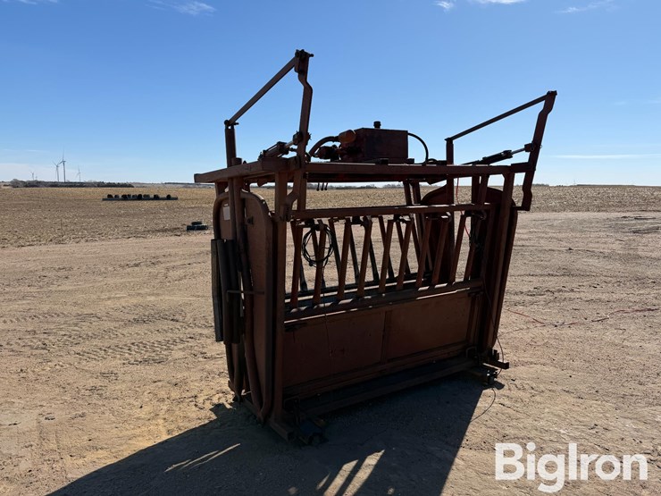 bowman-hydraulic-cattle-chute-image-5