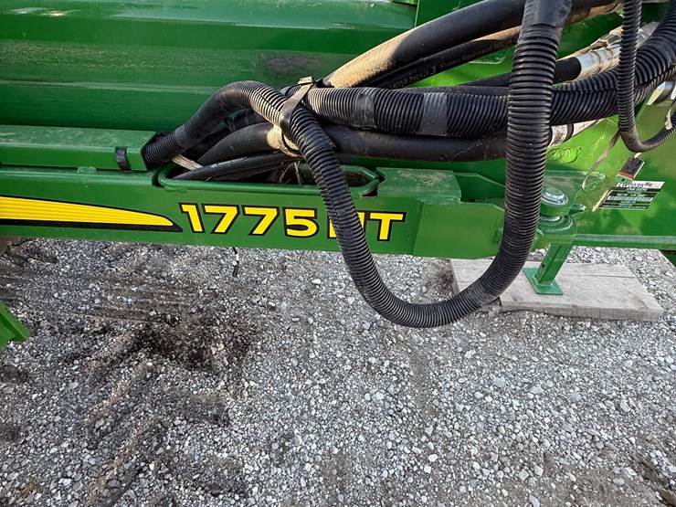 2021-john-deere-1775nt-image-13