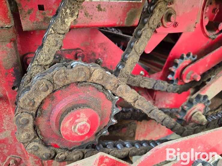 2009-case-ih-rb564-image-17