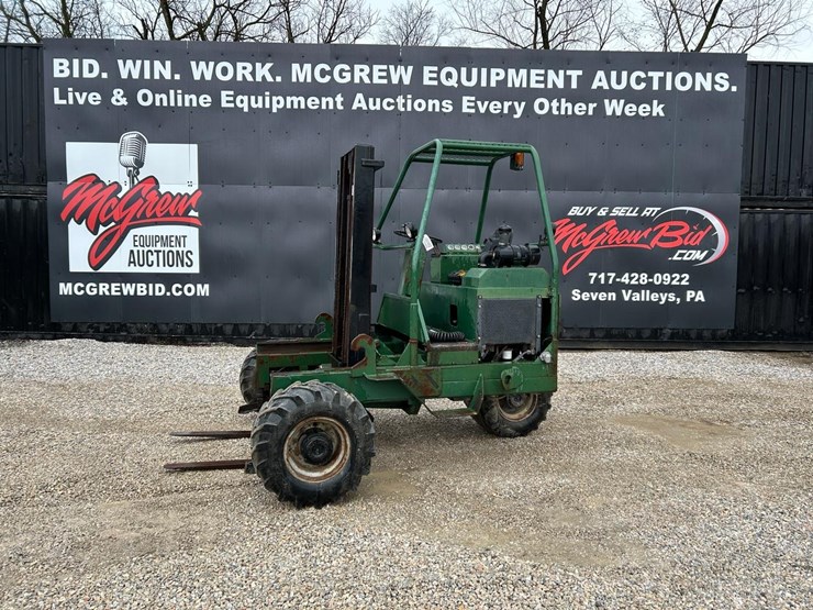 moffett-off-road-forklift-image-1