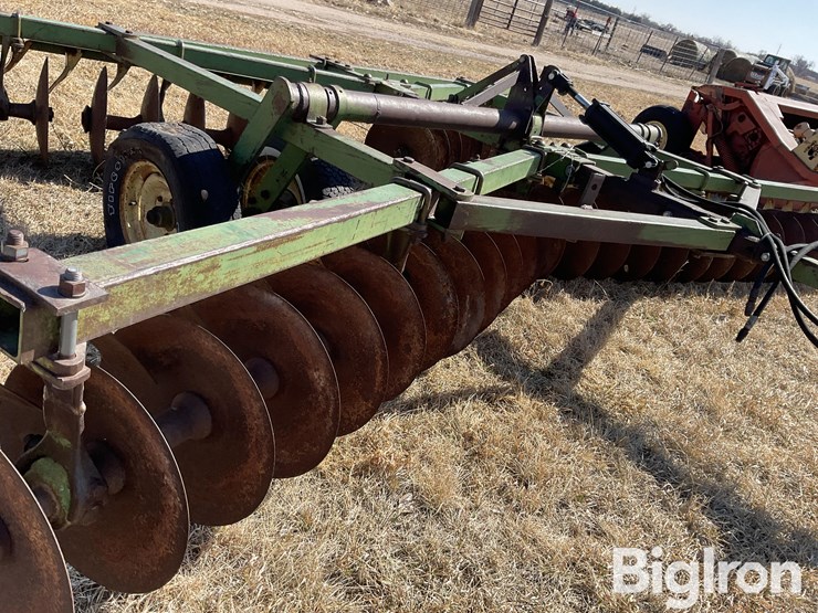 john-deere-17-image-19