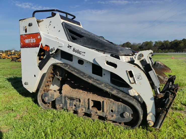 2017-bobcat-mt85-image-1