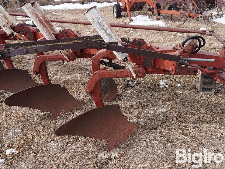 international-710-image-19