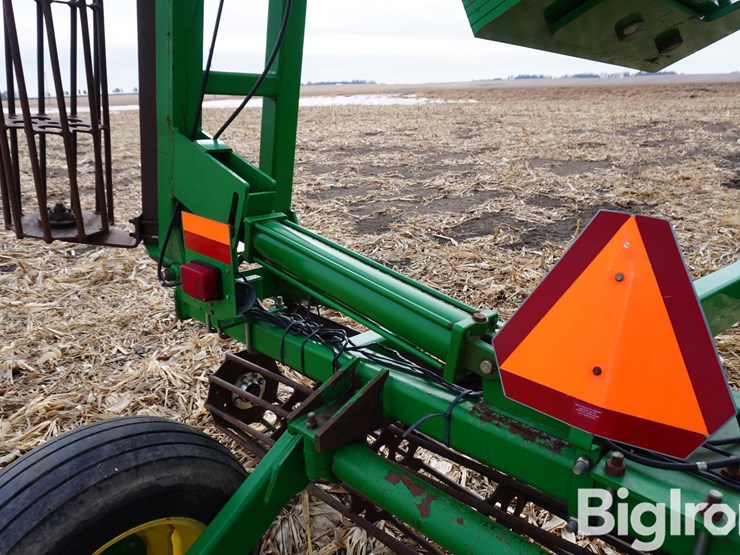 john-deere-200-image-11