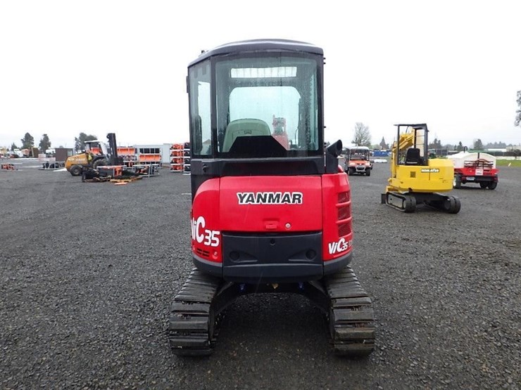 2013-yanmar-vio35-5b-image-5
