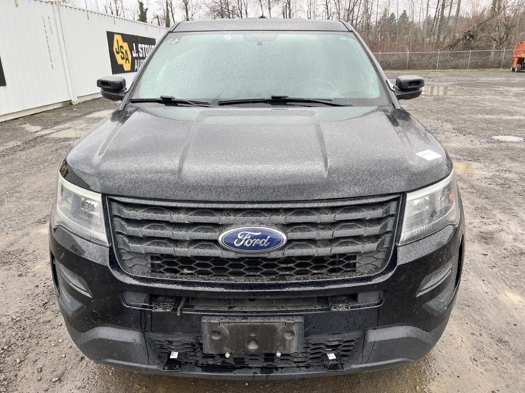 2018-ford-explorer-image-8