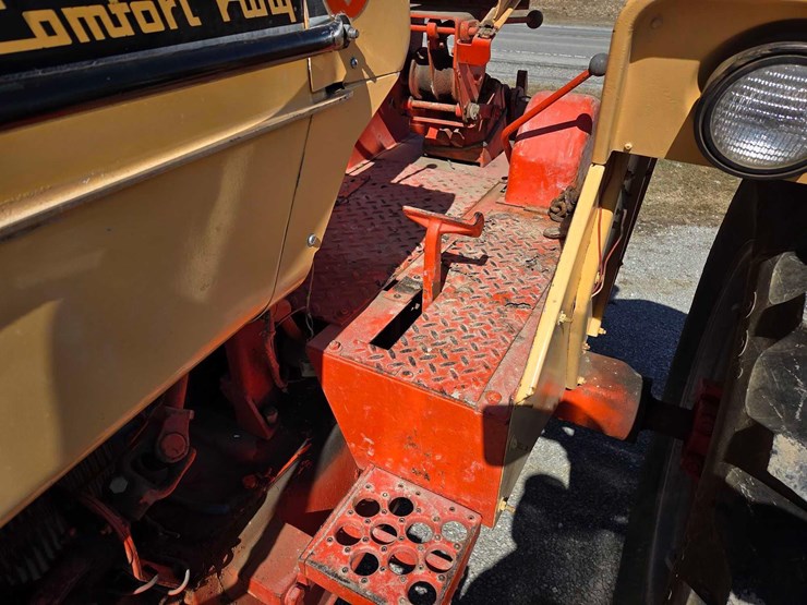 case-730-comfort-king-tractor-image-5