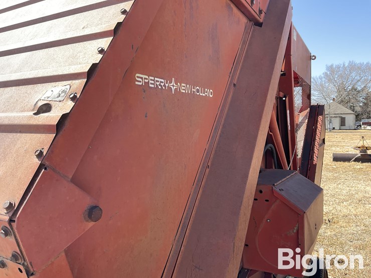 new-holland-852-image-17