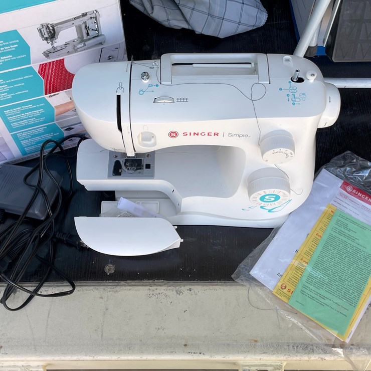 #1488 • Singer Sewing Machine (Offsite in El Paso)