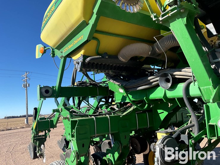 john-deere-1790-image-19