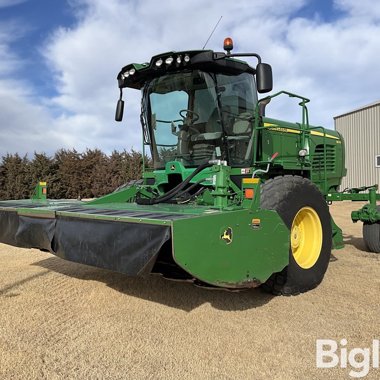 2017 JOHN DEERE W235