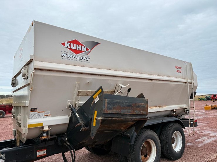 international-7600-image-32