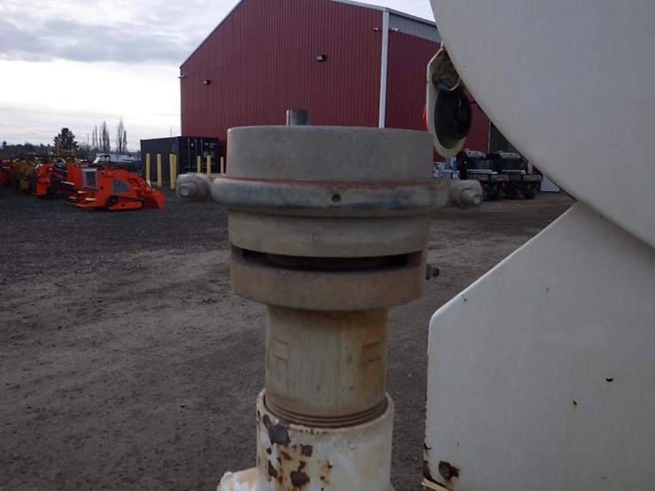 2016-freightliner-m2-15'-t/a-water-truck-image-12