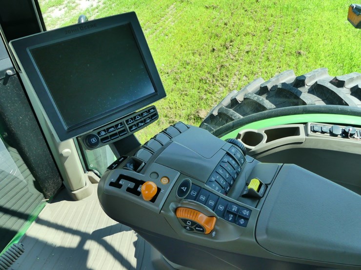 john-deere-8r-310-image-15