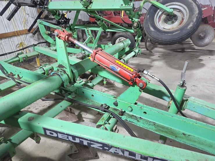18'-deutz-allis-1250-field-cultivator-w/-remlinger-single-bar-diagonal-spike-harrow-image-5