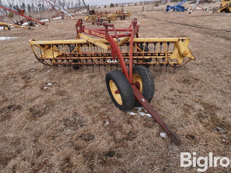 new-holland-260-image-2