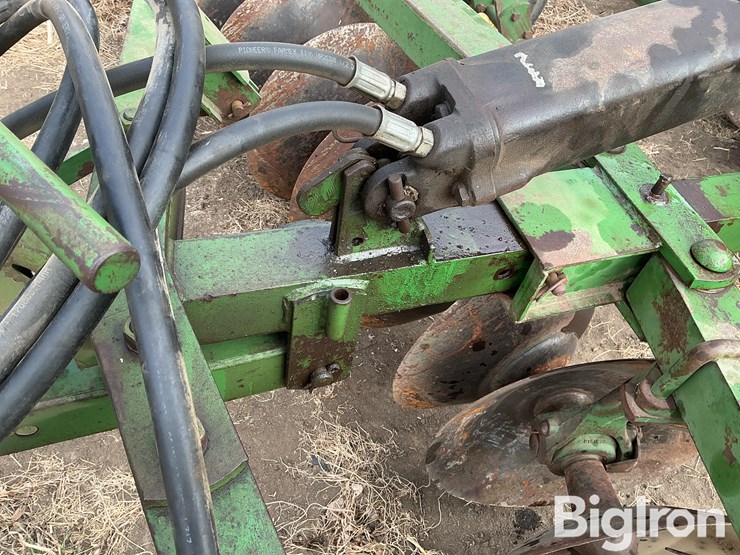 john-deere-bw-image-13