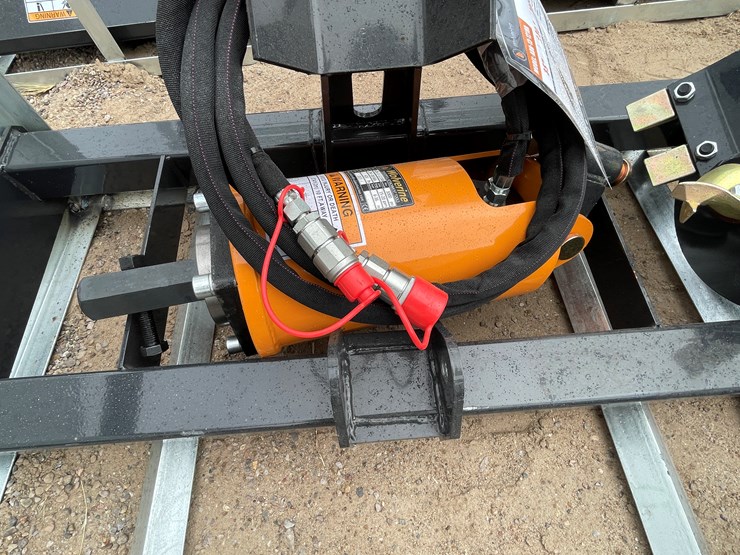 #4356-•-unused-2026-wolverine-skid-steer-auger-drive-and-bit-attachment-image-11