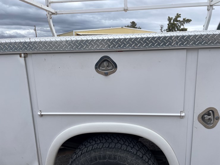 2015-chevrolet-silverado-2500-image-34