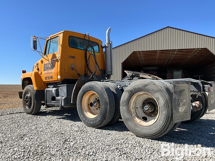 1982-ford-lnt9000-image-7